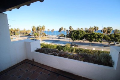 Beachfront apartment for sale in San Pedro near Marbella