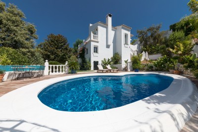 Recently refurbished, 3 bedroom family villa standing in a garden oasis at El Rosario, Marbella