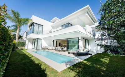 New build 4/5 bedroom villa on Marbella's Golden Mile close to Puerto Banus