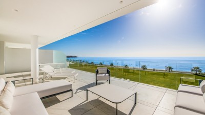 3/4 bedroom, 4 bathroom beach front apartment in an exclusive New Golden Mile location