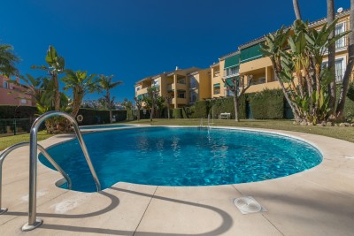 3 bedroom first floor apartment for sale in Alhambra del Sol,  Casasola, adjoining Guadalmina, Marbella
