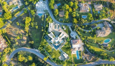 Prestigious plot with luxury villa project and licence for sale at Cascada de Camojan, Marbella