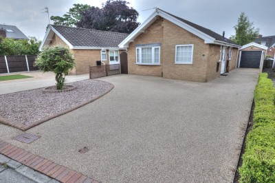 Redwood Avenue, Lydiate, Maghull, detached bungalow, no chain, quiet cul-de-sac, 2 bedrooms, conservatory, ample parking, garage, pleasant sunny rear garden.