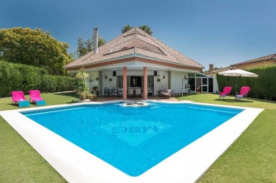 607051 - Detached Villa For sale in New Golden Mile, Estepona, Málaga, Spain
