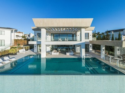 831015 - Detached Villa For sale in El Paraiso, Estepona, Málaga, Spain