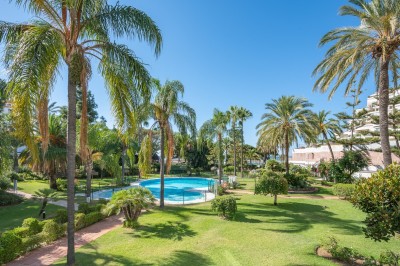 830373 - Appartement for sale in Puerto Banús, Marbella, Málaga, Spanje