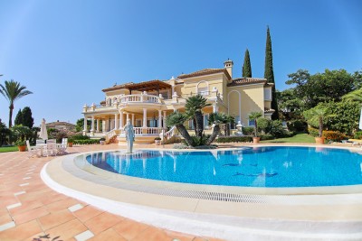 823484 - Detached Villa For sale in El Paraiso Alto, Estepona, Málaga, Spain