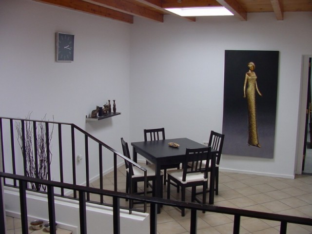 eating area of kitchen 1