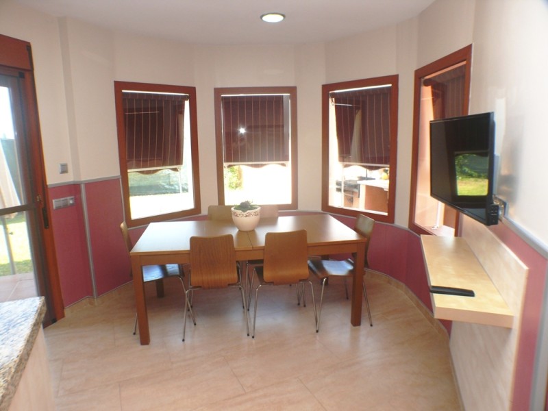 16 Kitchen to Dining Area