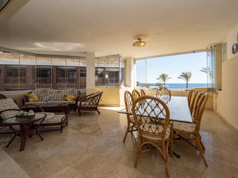Beachfront Apartment for sale Puerto Banus (38)
