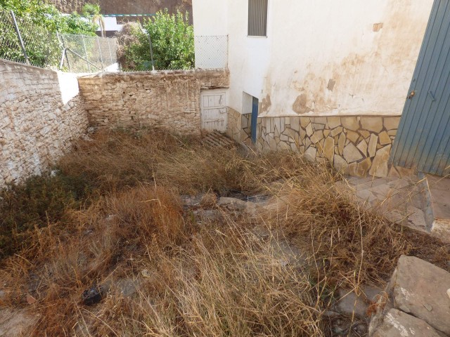 walled ground area b