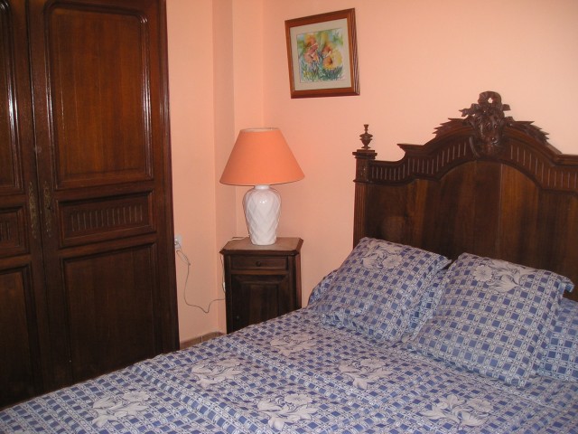 bedroom2 