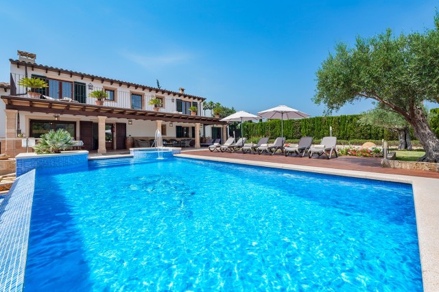 POL5806ETV Wonderful Mallorcan country home for sale in Pollensa with private pool and rental license