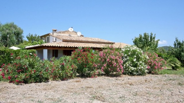 Country house for sale in Pollensa - with huge garden and terraces