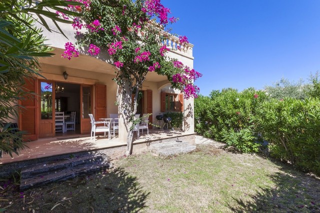 Superb villa with sea views and holiday rental license in a small complex in Betlem