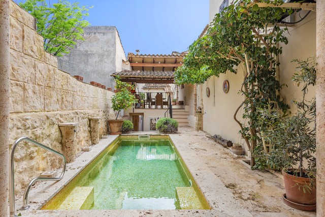 Captivating town house with pool and lots of outdoor space very close to Pollensa town centre