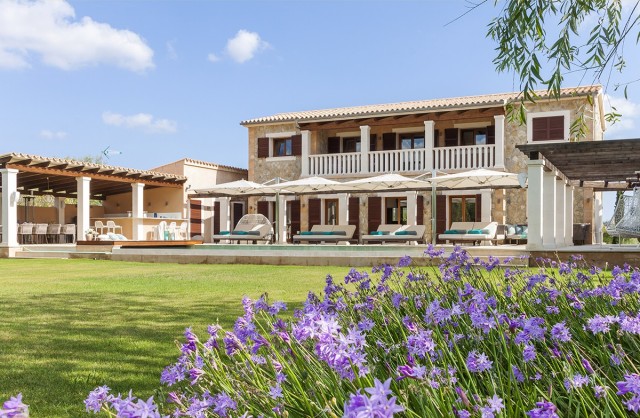 Stunning luxury country home with guest house in tranquil surroundings near Pollensa