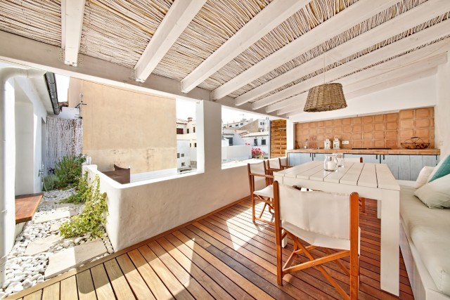Apartment with fantastic lounge-terrace, minutes from the beach in Puerto Pollensa