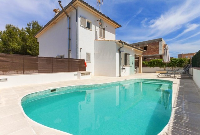 Excellent holiday villa with rental license only a few minutes away from the beach in Can Picafort