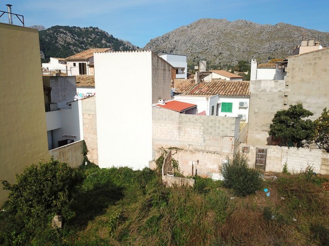 Plot of land in Pollensa with the possibility to build six apartments, ideal for investors