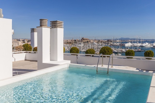 Luxury apartment with sea views and communal pool on the roof terrace, Palma