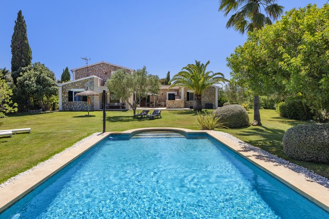 ALC50023POL5 Beautiful finca with holiday license situated in a peaceful location near Alcúdia