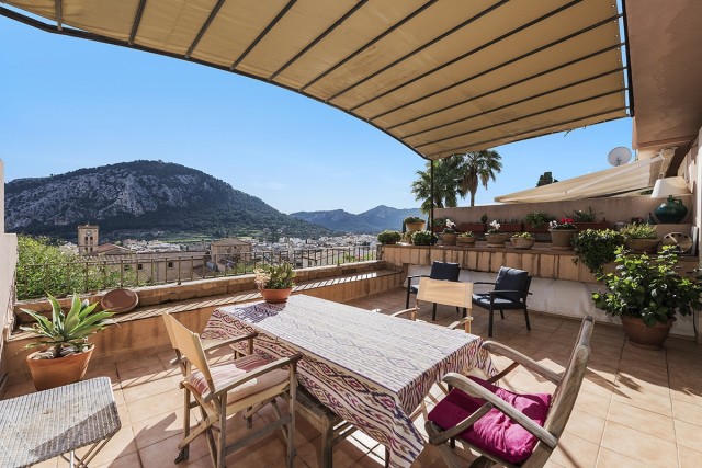 Spacious town house with panoramic views just off the famous Calvari steps in Pollensa