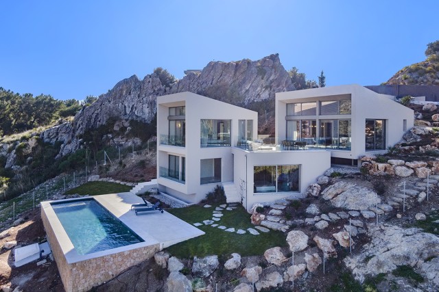 Futuristic villa in a prominent position overlooking the coast in Bonaire