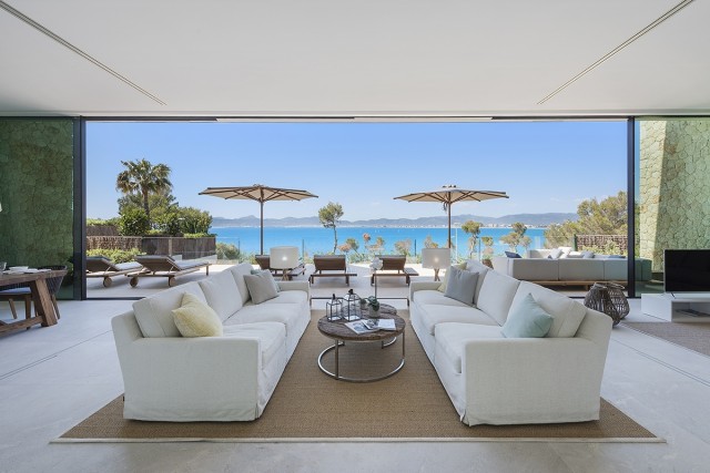 LLU40281SWO Outstanding, brand new luxury villa with awesome views on the seafront in Palma Bay