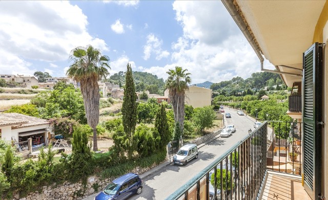Wonderful apartment with mountain views, just a 2 minute walk from the town centre of Selva