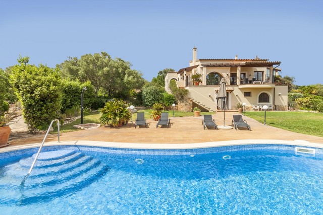 SAM52408SAM4 Stately, modern villa with views to the bay of Palma in the urbanisation Puntíro