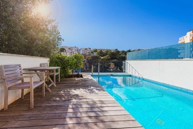 PAL20167 Magnificent townhouse in a sought-after area of Palma with pool and beautiful views