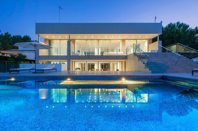 BON40330 Modern luxury seafront villa with views across the marina in Bon Aire, Alcudia