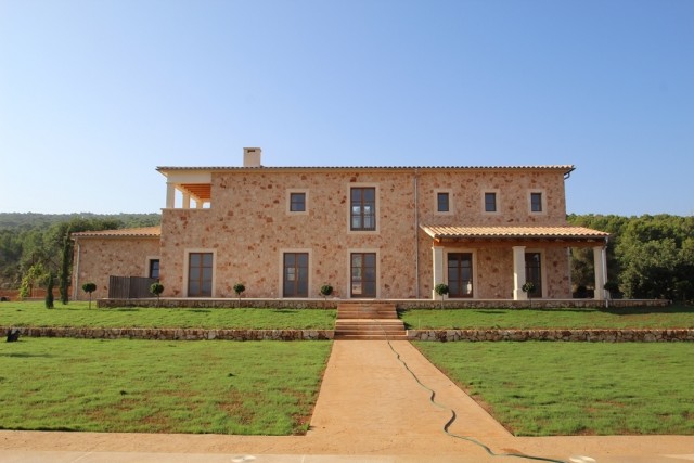 Modern new build villa built to high standards in the countryside near Santa Maria