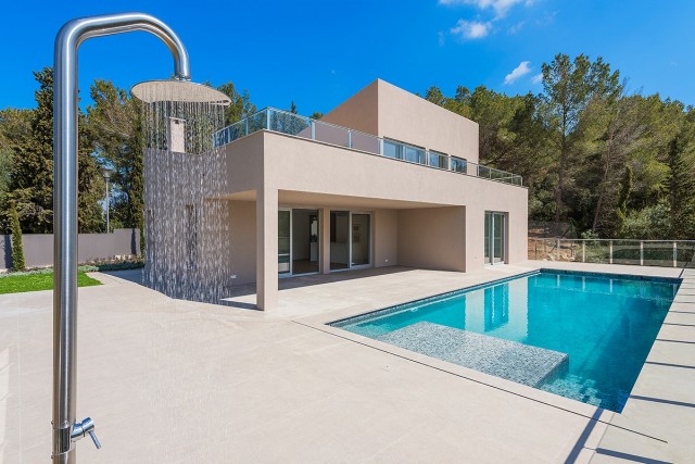 Contemporary four bedroom villa in a peaceful area of north of Mallorca
