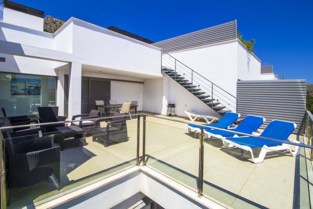 Stunning penthouse with superb roof terrace offering great views of the bay of Pollensa