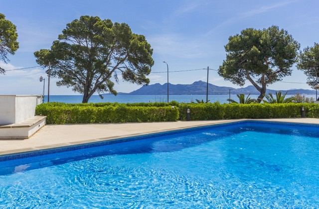 Two bedroom first floor apartment on the sea front in Puerto Pollensa