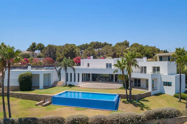 SOL40435 Striking, ultra-modern, 6 bedroom villa on the hillside of Sol de Mallorca
