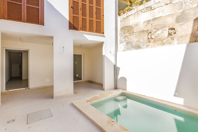 Modern town house with plunge pool, just minutes from the centre of Pollensa
