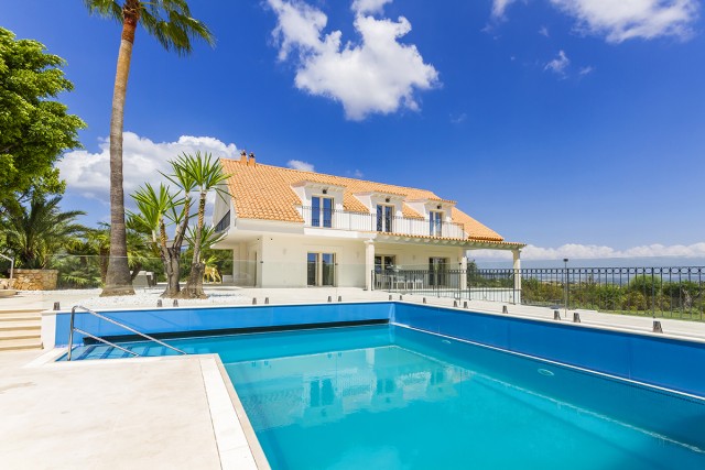 SWOEST2204 Palatial 7 bedroom home with a pool and fountain on the outskirts of Palma