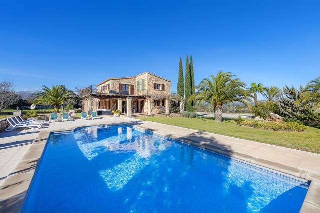 Elegant country house with ETV rental license and views of Pollensa bay