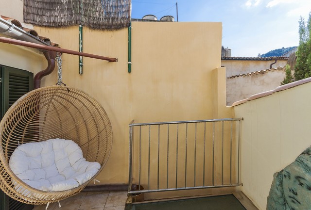 Lovely, completely renovated town house in Pollensa old town, close to the centre