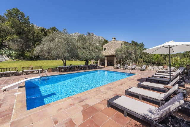 POL5453RM Refurbished country home with 3 guest houses in stunning surroundings near Pollensa