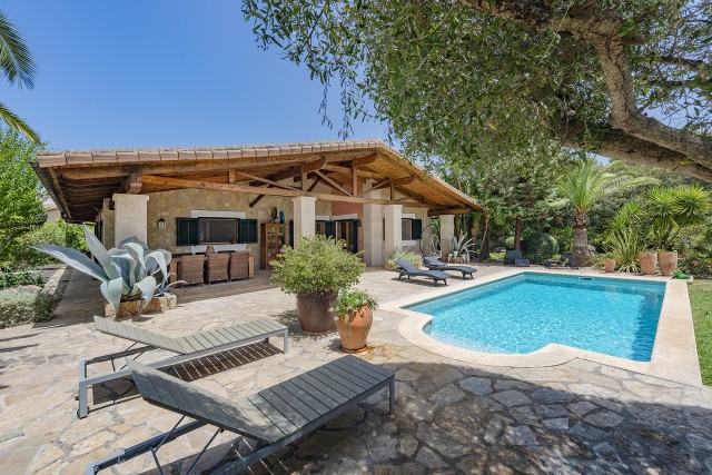 POL4634RM Stunning, 3-bedroom finca-style villa in an exclusive residential area near Pollensa