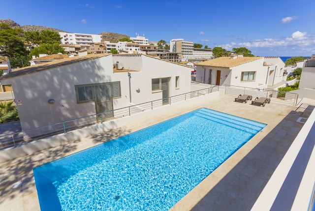 Duplex property with holiday rental license near the beach in Cala Sant Vicente