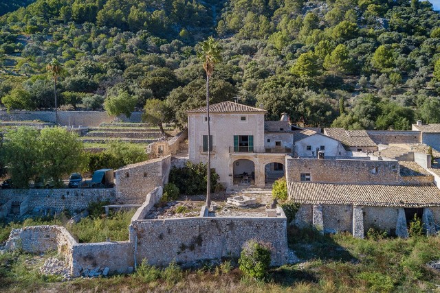 Extraordinary country estate with vineyard and olive groves in Campanet