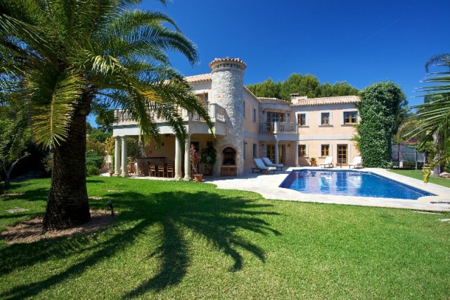 Spacious sea view villa with a tower and pool in a sought-after area of Sol de Mallorca