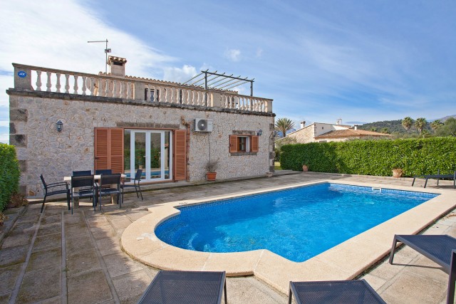 POL5575POL4 Natural stone-faced country house with pool in the lovely peaceful countryside near Pollensa