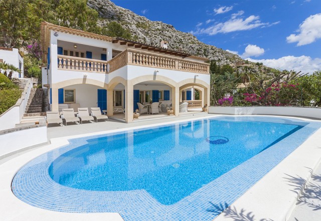 POL4961RM Attractive villa with stunning views in an exclusive location near Pollensa town