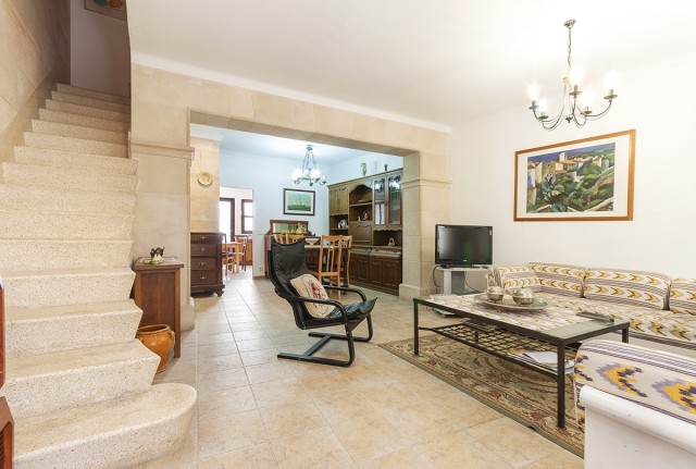 Fantastic townhouse in a good condition few meters away from Calvario steps in the heart of Pollensa